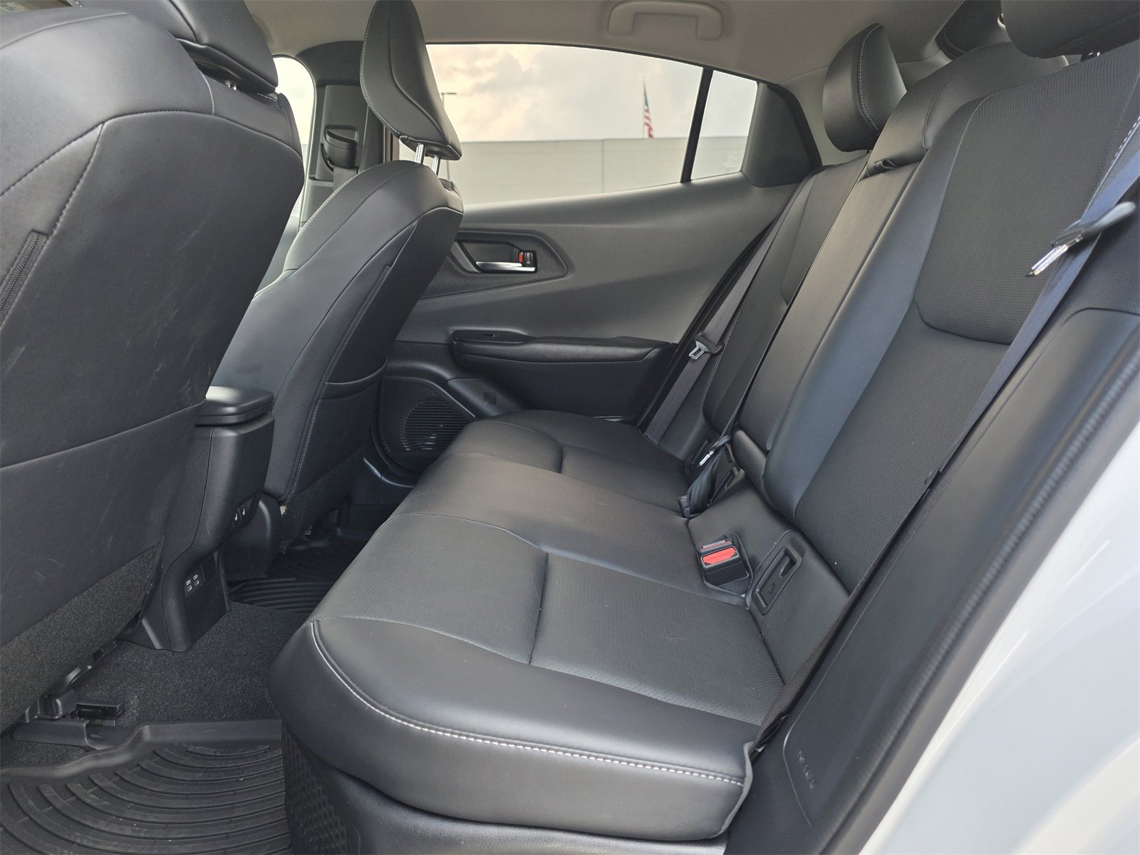 2024 Toyota Prius LE photo 22