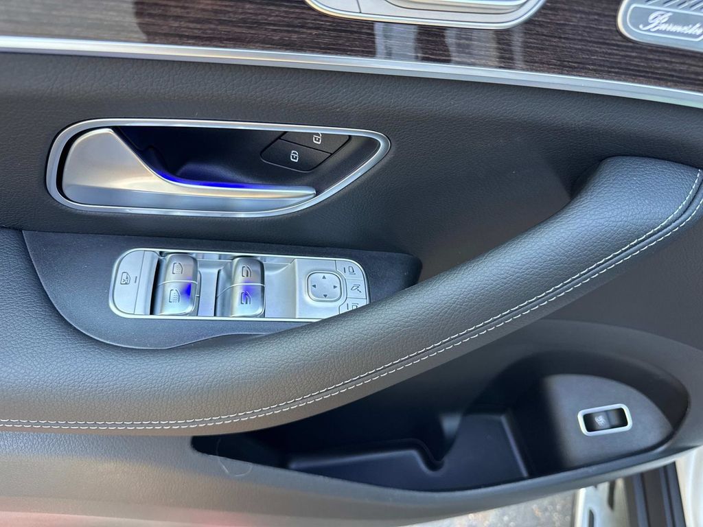 2026 Mercedes Benz GLS 450 4MATIC photo 29