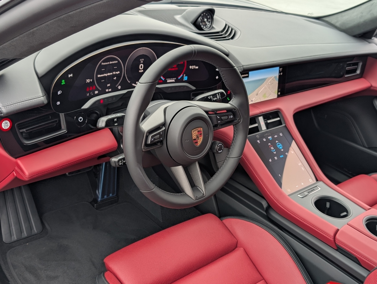 2025 Porsche Taycan GTS photo 4