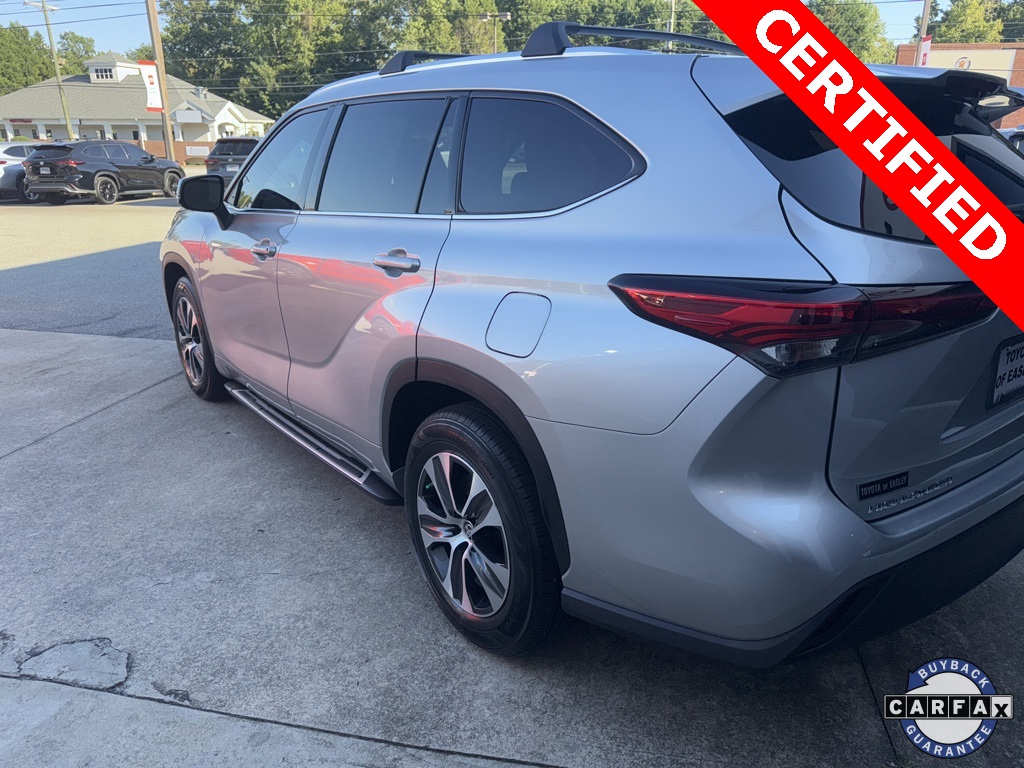 2021 Toyota Highlander XLE photo 7