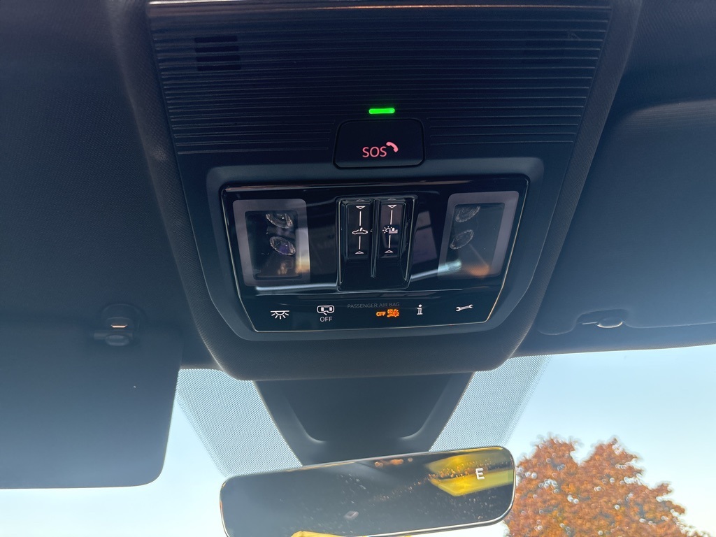 2024 Volkswagen Atlas Cross Sport SEL R-Line photo 25
