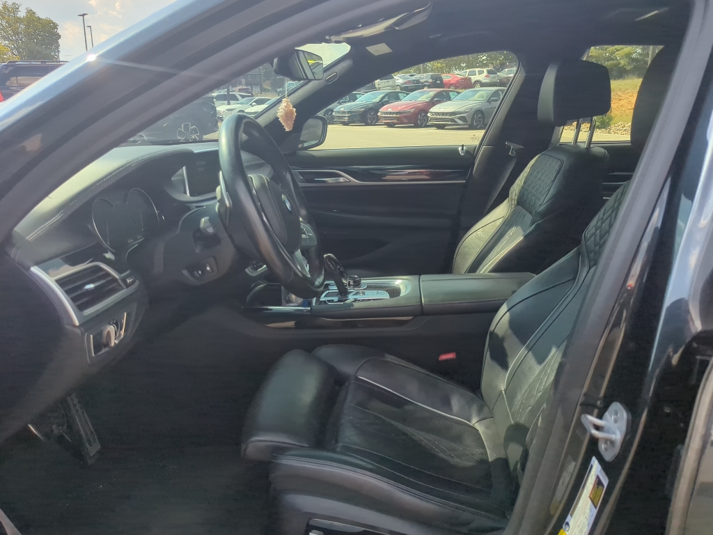 2019 Bmw 750i Sedan photo 9