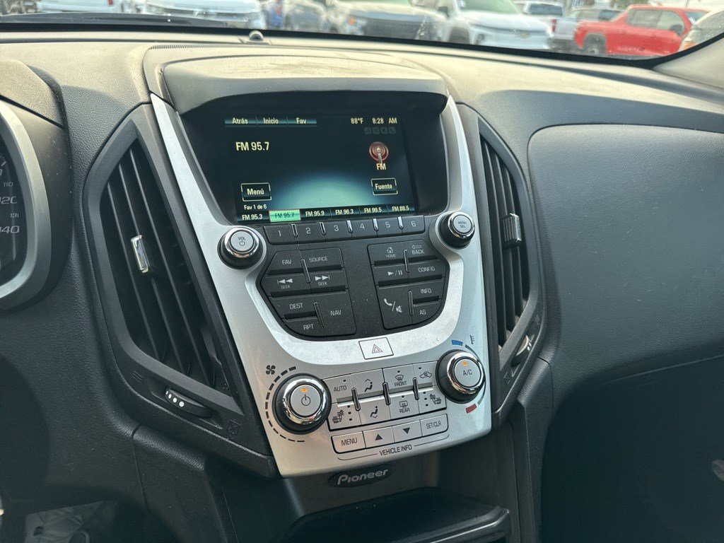 2016 Chevrolet Equinox LT photo 3