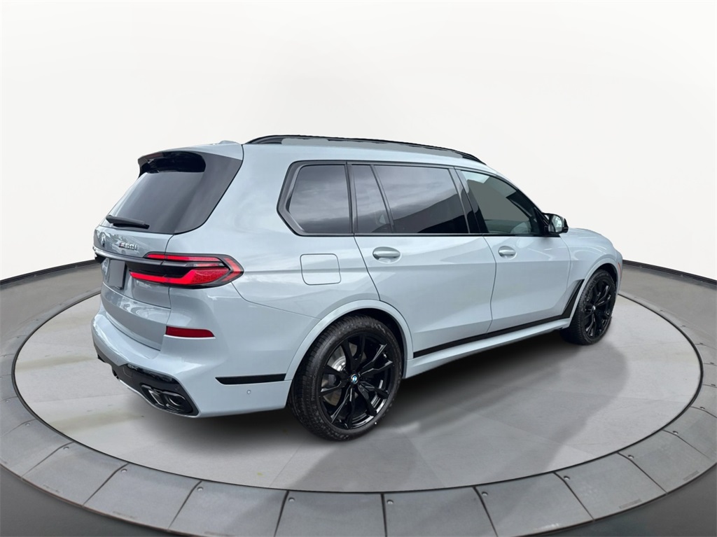 2026 Bmw X7 M60i photo 3