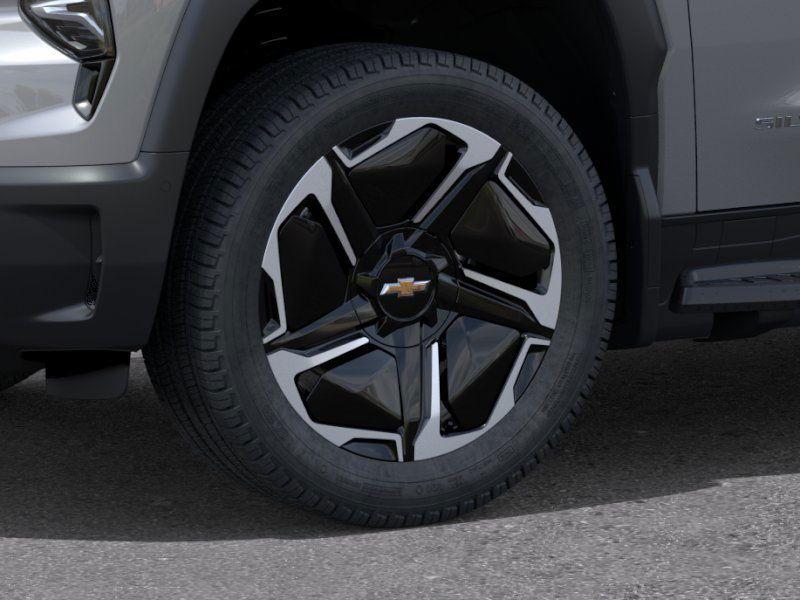 2026 Chevrolet Silverado EV LT photo 9