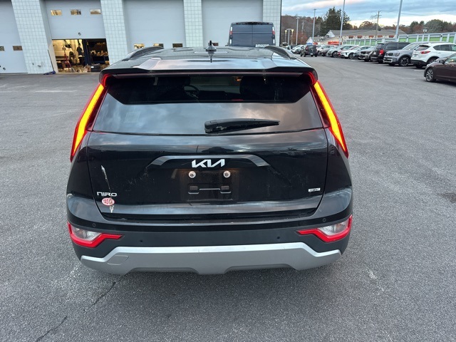 2023 Kia Niro EX photo 3