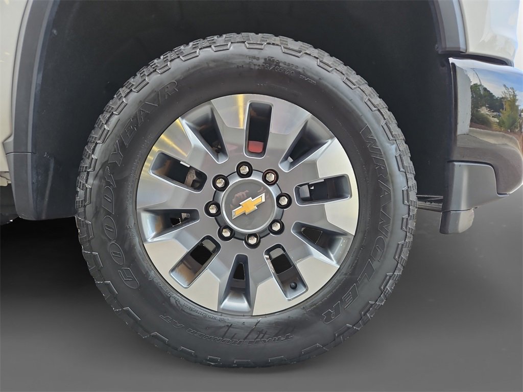 2023 Chevrolet Silverado 2500HD Custom photo 14