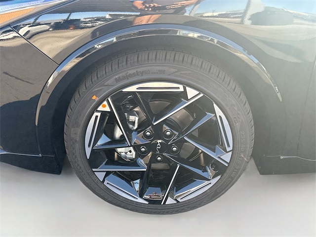 2025 Kia K4 GT-Line photo 26