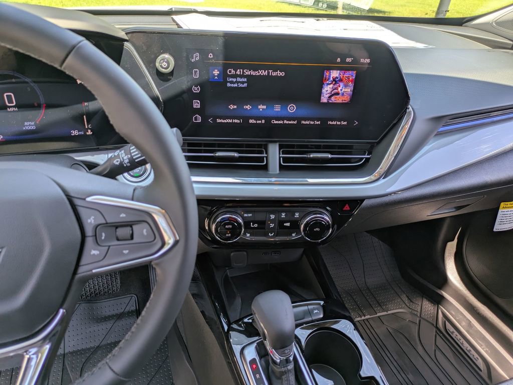 2025 Chevrolet Trax LT photo 19