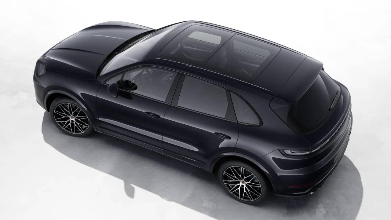 2026 Porsche Cayenne photo 2