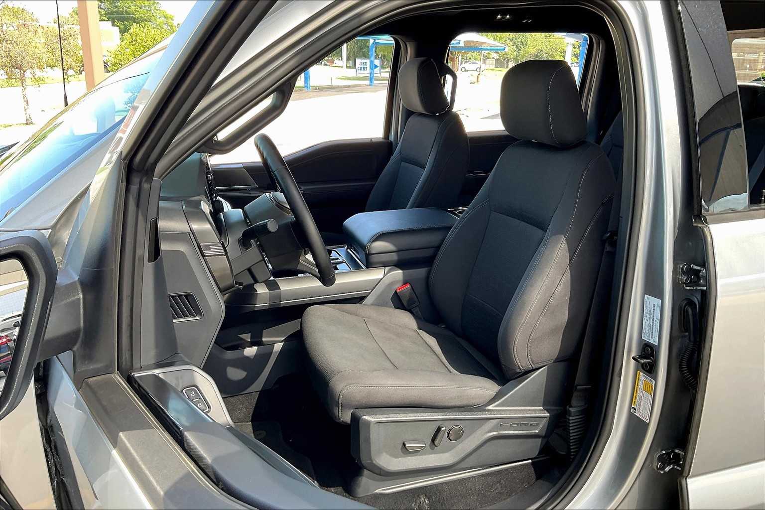 2024 Ford F-150 XLT photo 7