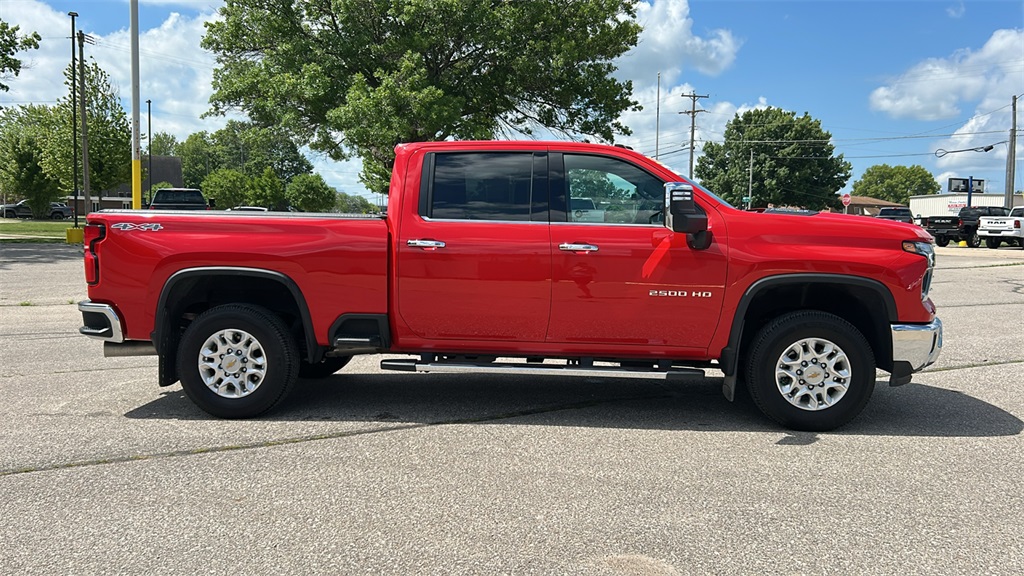 2024 Chevrolet Silverado 2500HD LTZ photo 2