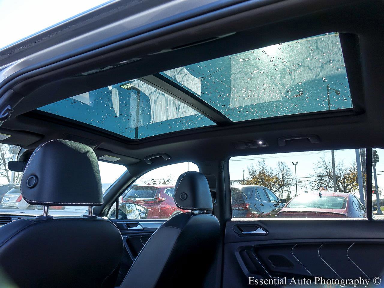 2023 VOLKSWAGEN TIGUAN - Image 10