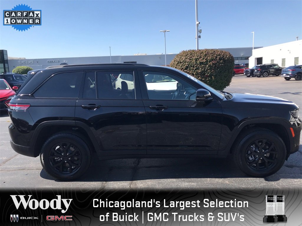 2024 Jeep Grand Cherokee Laredo photo 8