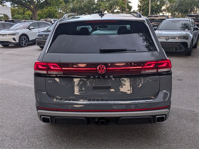 2025 Volkswagen Atlas Peak Edition SE photo 2