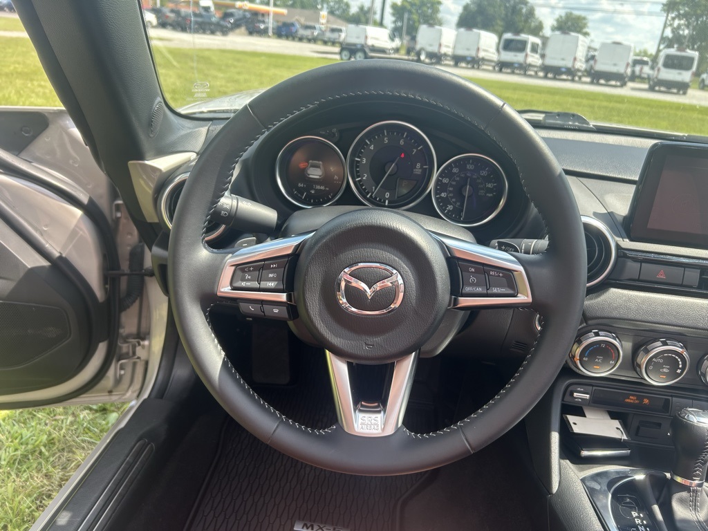 2023 Mazda MX-5 Miata RF Miata Grand Touring photo 2