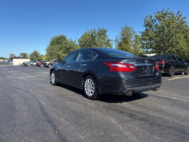 2016 Nissan Altima 2.5 S photo 3