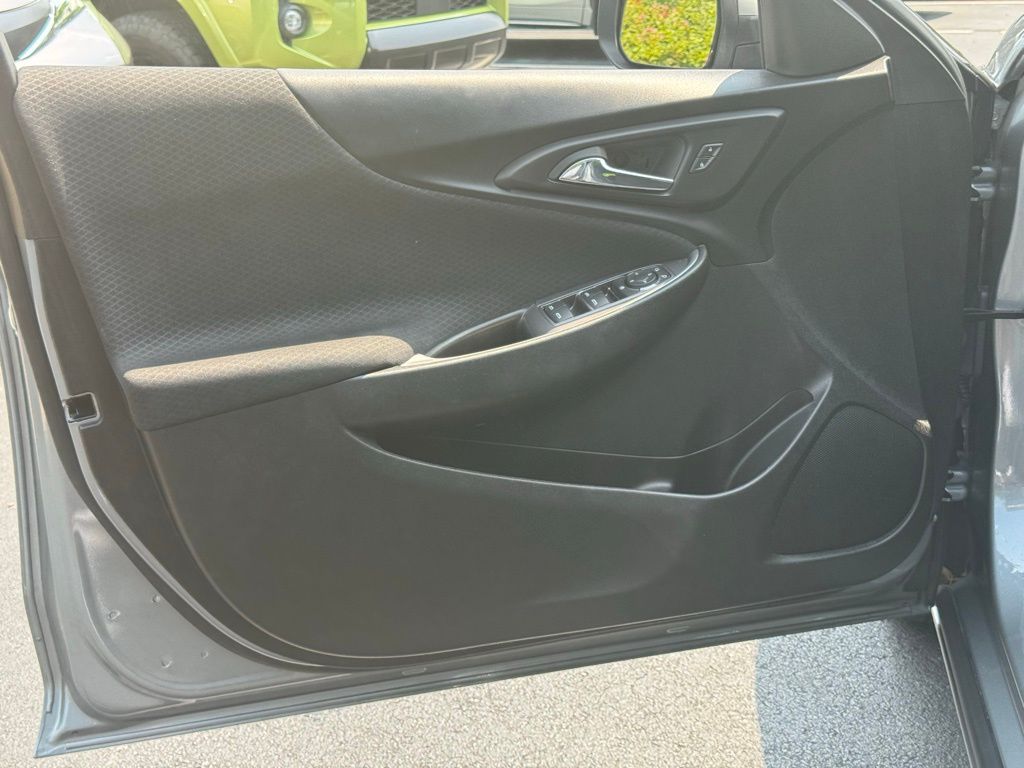 2023 Chevrolet Malibu 1LT photo 21