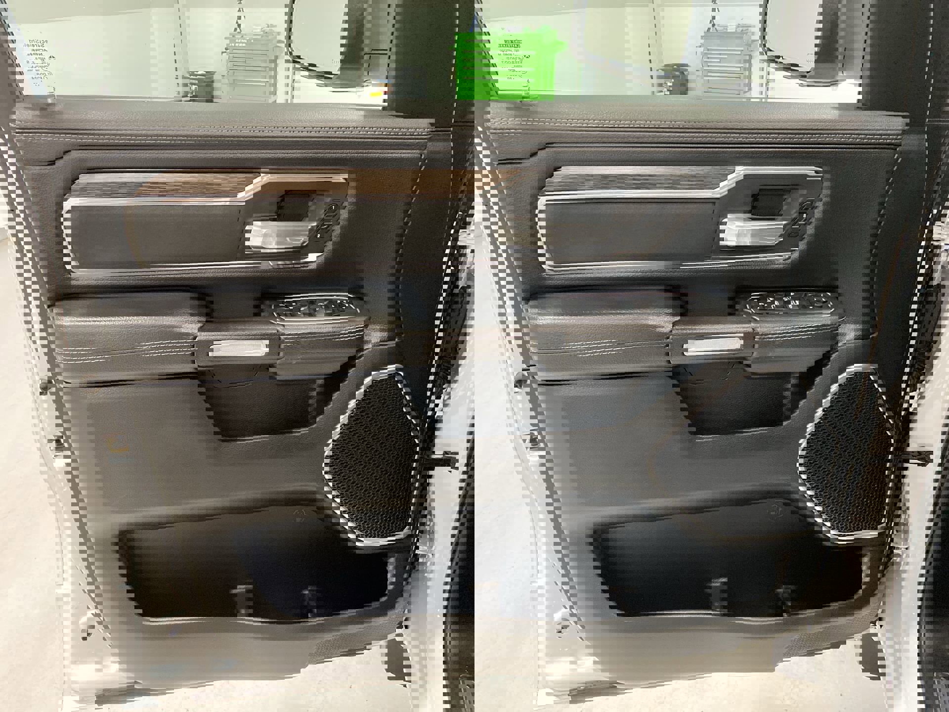 2020 Ram 1500 Laramie photo 20