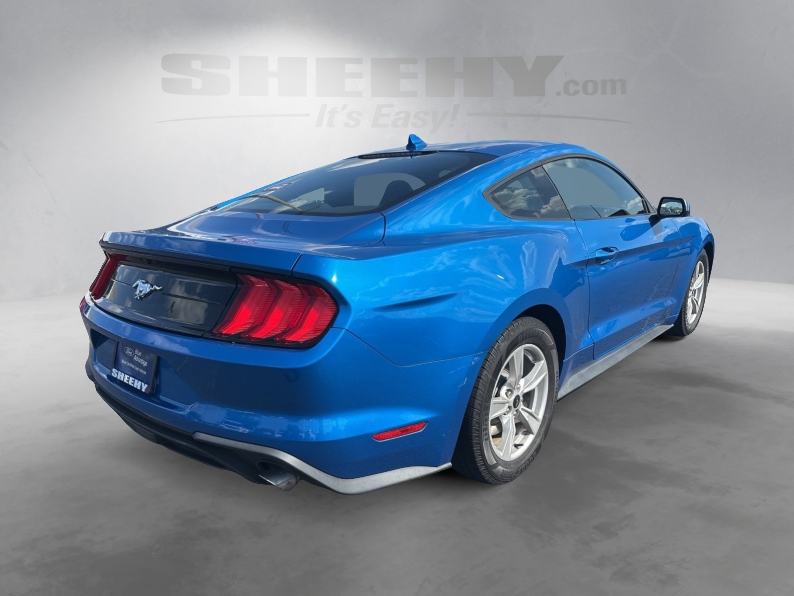 2021 Ford Mustang EcoBoost photo 11