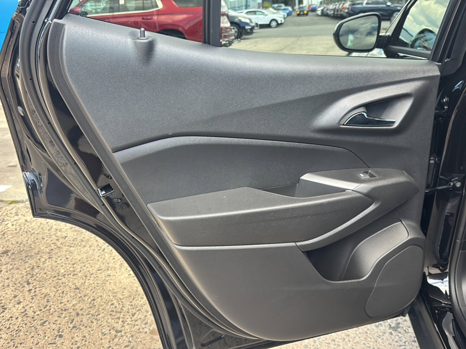 2025 Chevrolet Trax LT photo 24