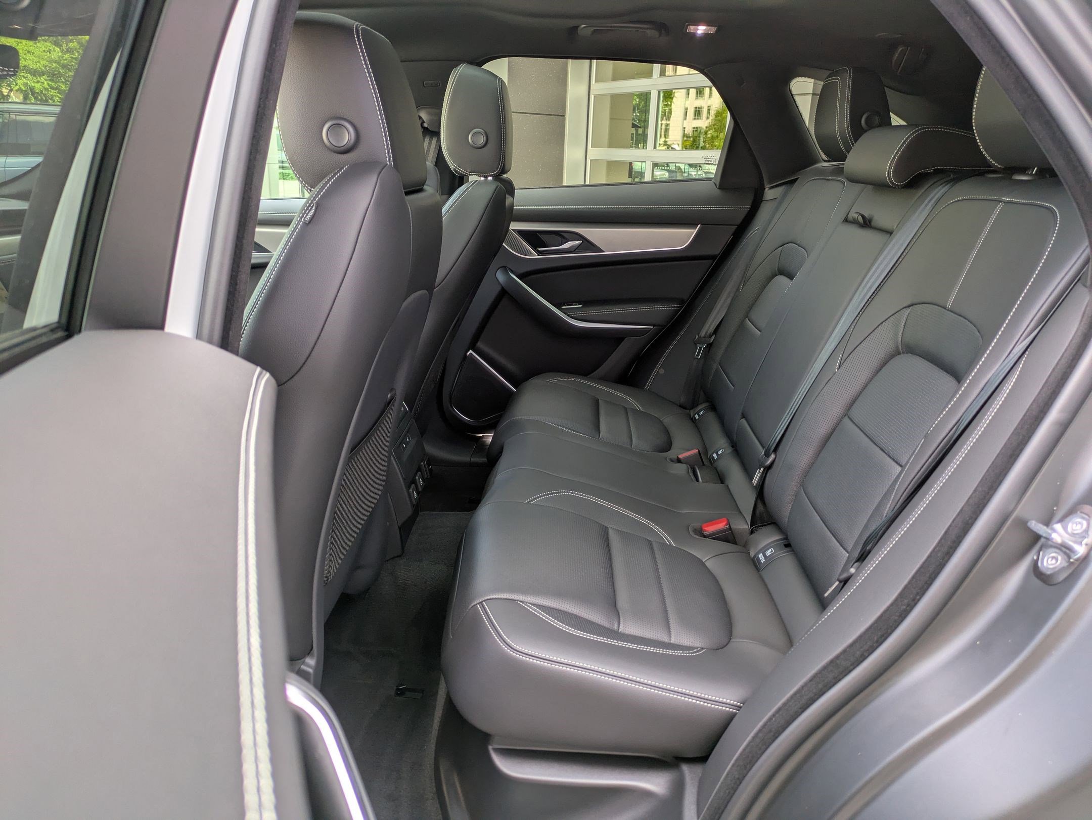 2026 Jaguar F-PACE P250 R-Dynamic S photo 13