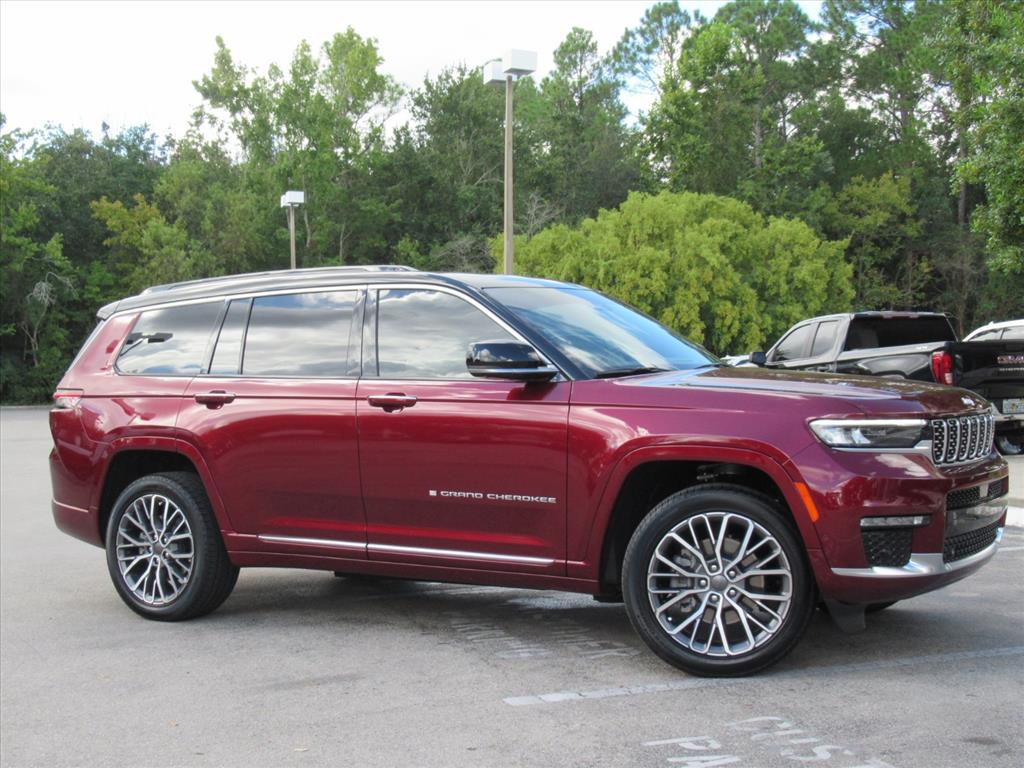 2025 Jeep Grand Cherokee L Summit photo 2