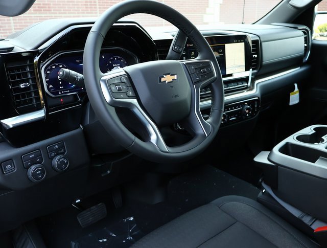 2025 Chevrolet Silverado 1500 LT photo 2