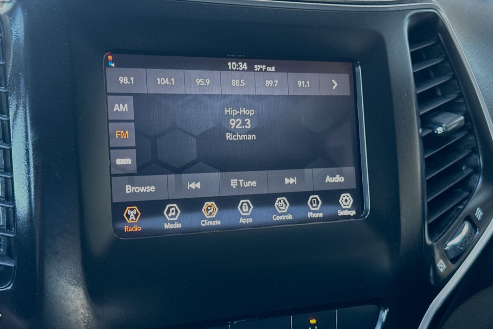 2021 Jeep Cherokee Latitude Lux photo 20
