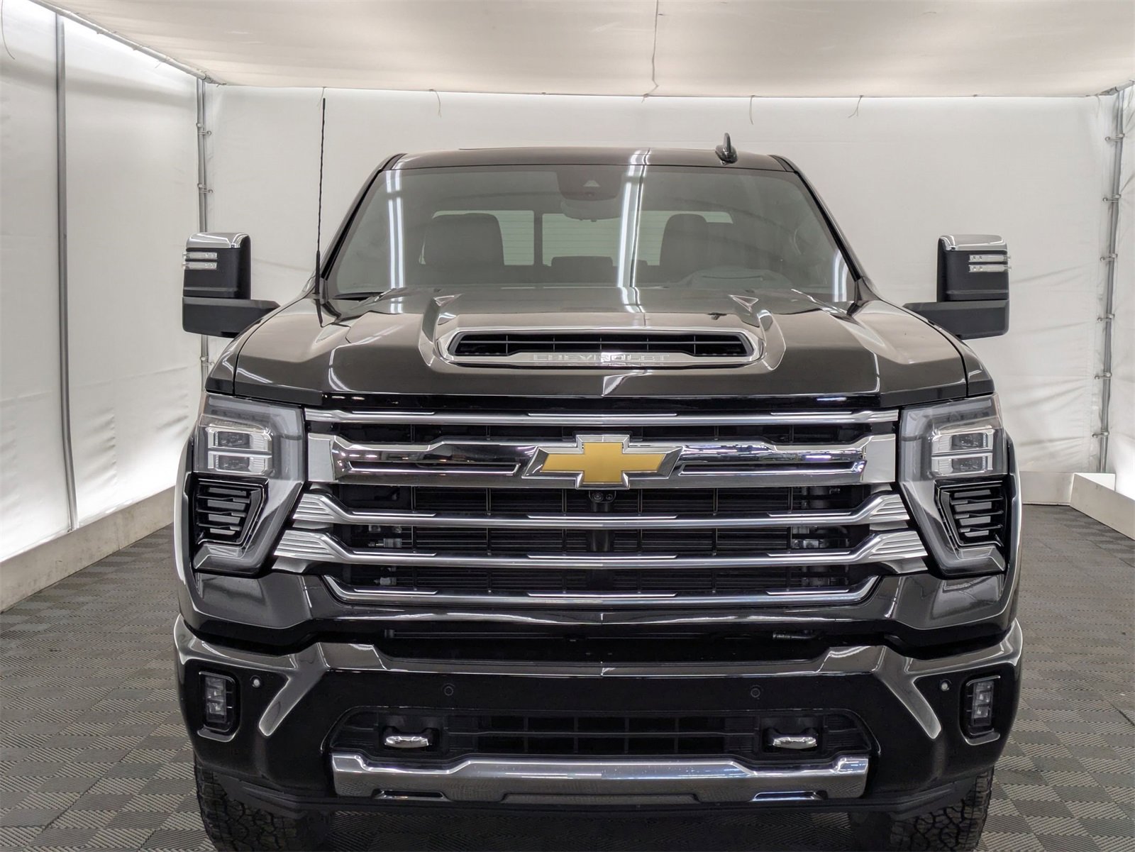 2025 Chevrolet Silverado 3500HD High Country photo 8