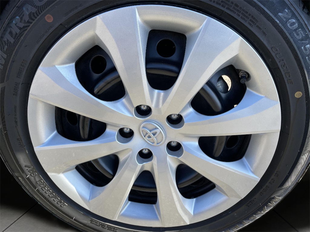 2022 Toyota Corolla LE photo 26