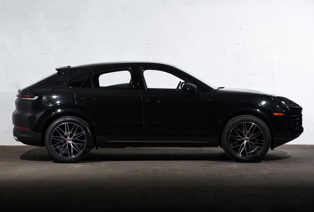 2025 Porsche Cayenne photo 8