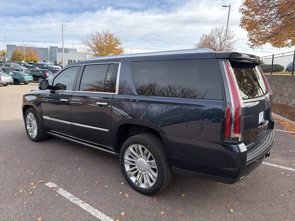 2018 Cadillac Escalade ESV Platinum photo 3