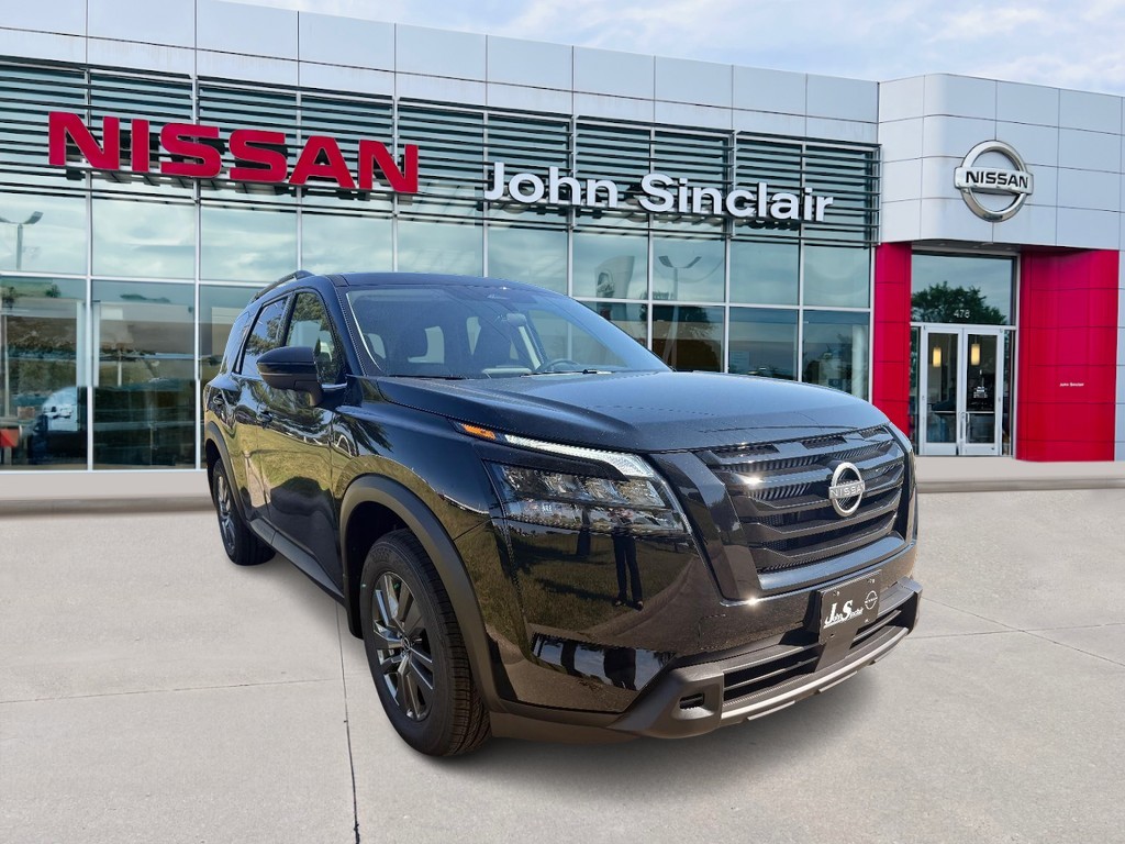 2025 Nissan Pathfinder SV's photo