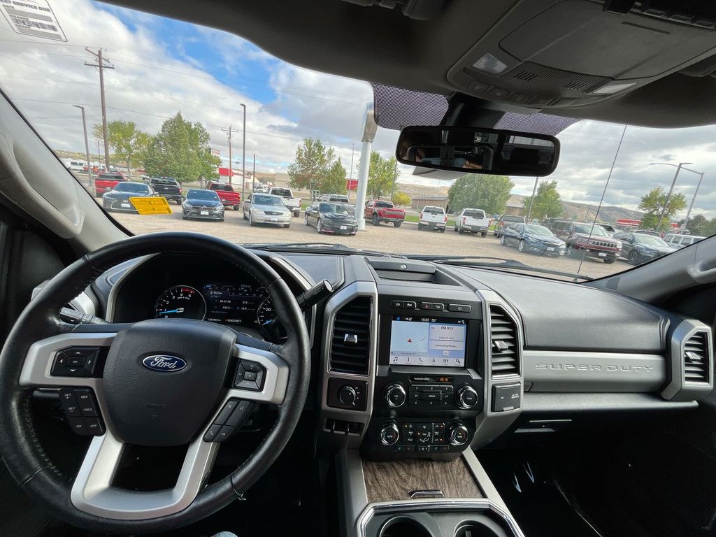 2019 Ford F-350 Lariat photo 13