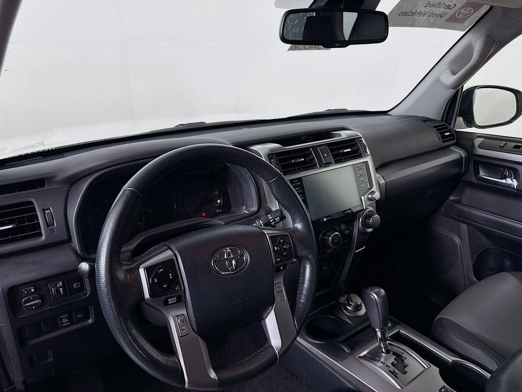 2024 Toyota 4Runner SR5 Premium photo 9