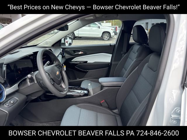 2025 Chevrolet Trax LT photo 4