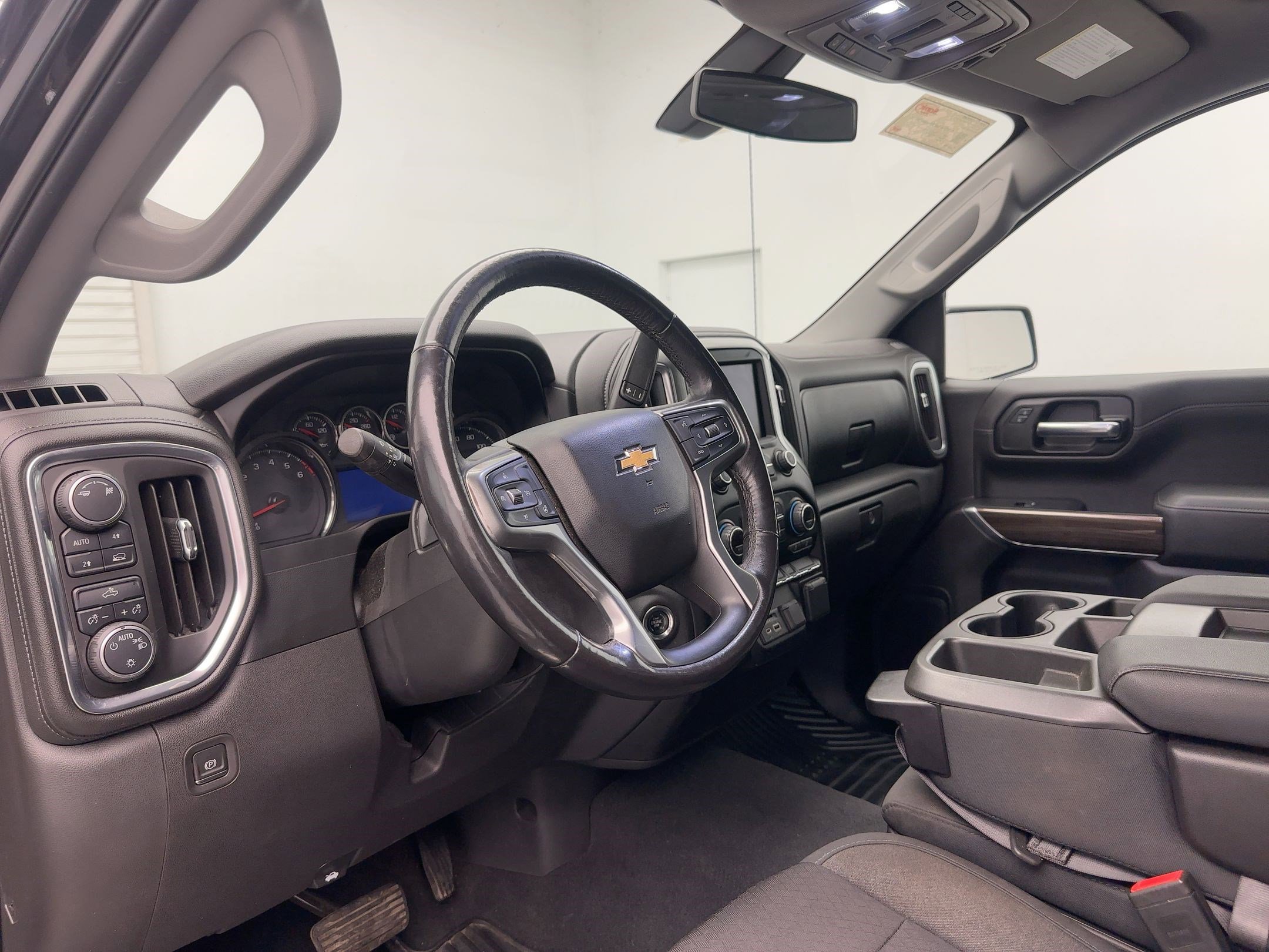 2019 Chevrolet Silverado 1500 LT photo 4