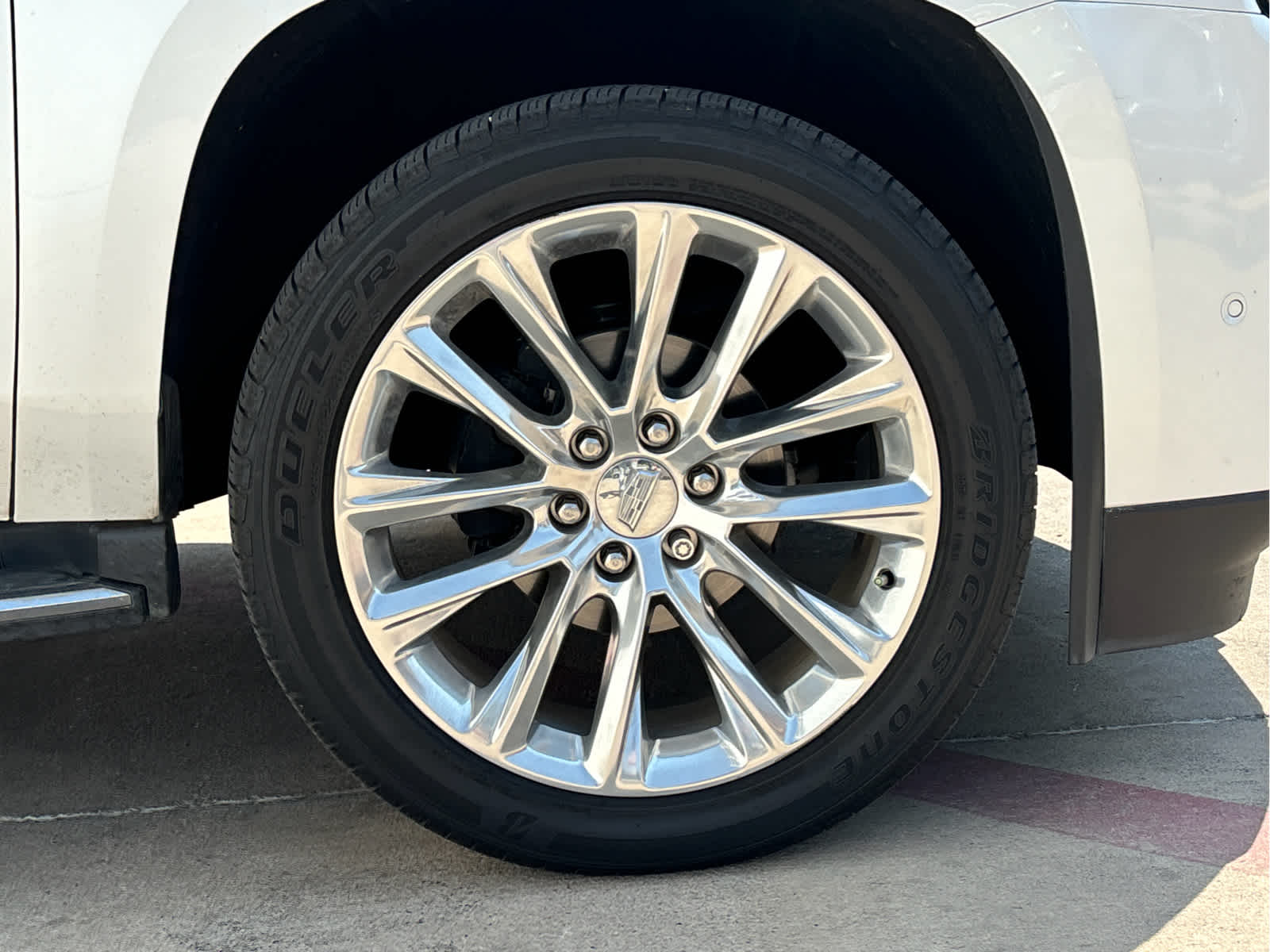 2020 Cadillac Escalade Luxury photo 5