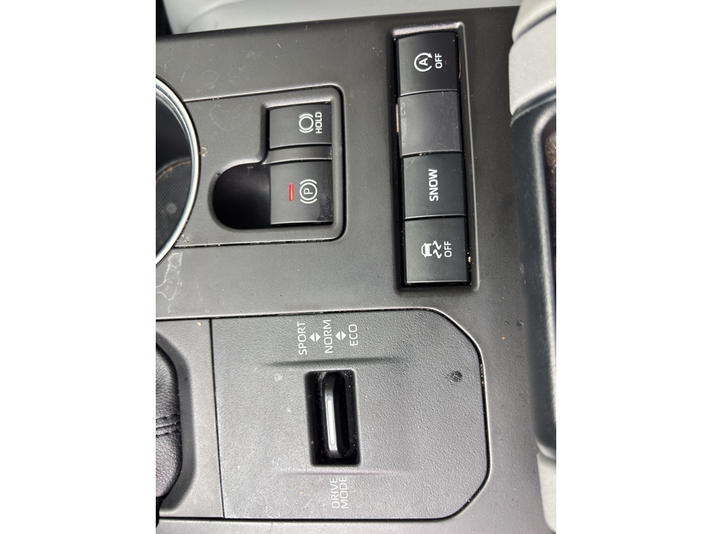 2021 Toyota Highlander XLE photo 8