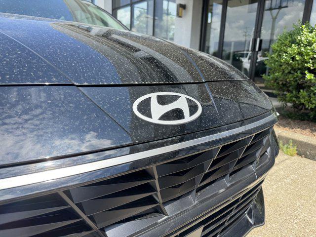2025 Hyundai Elantra Hybrid Limited photo 16