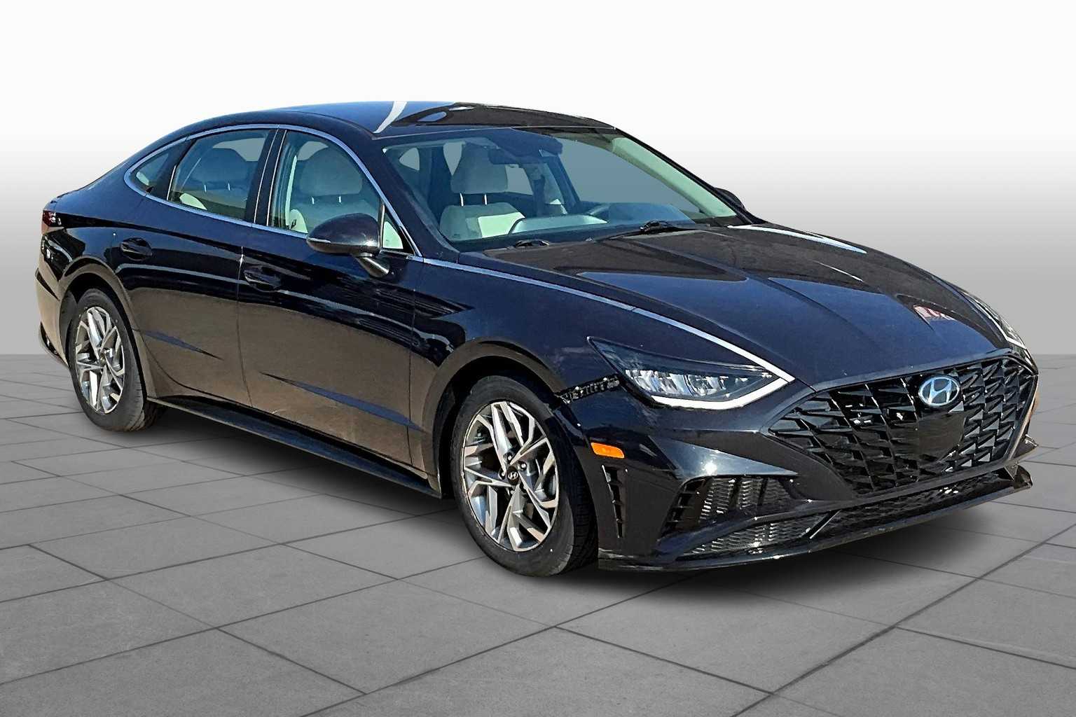 2023 Hyundai Sonata SEL photo 2