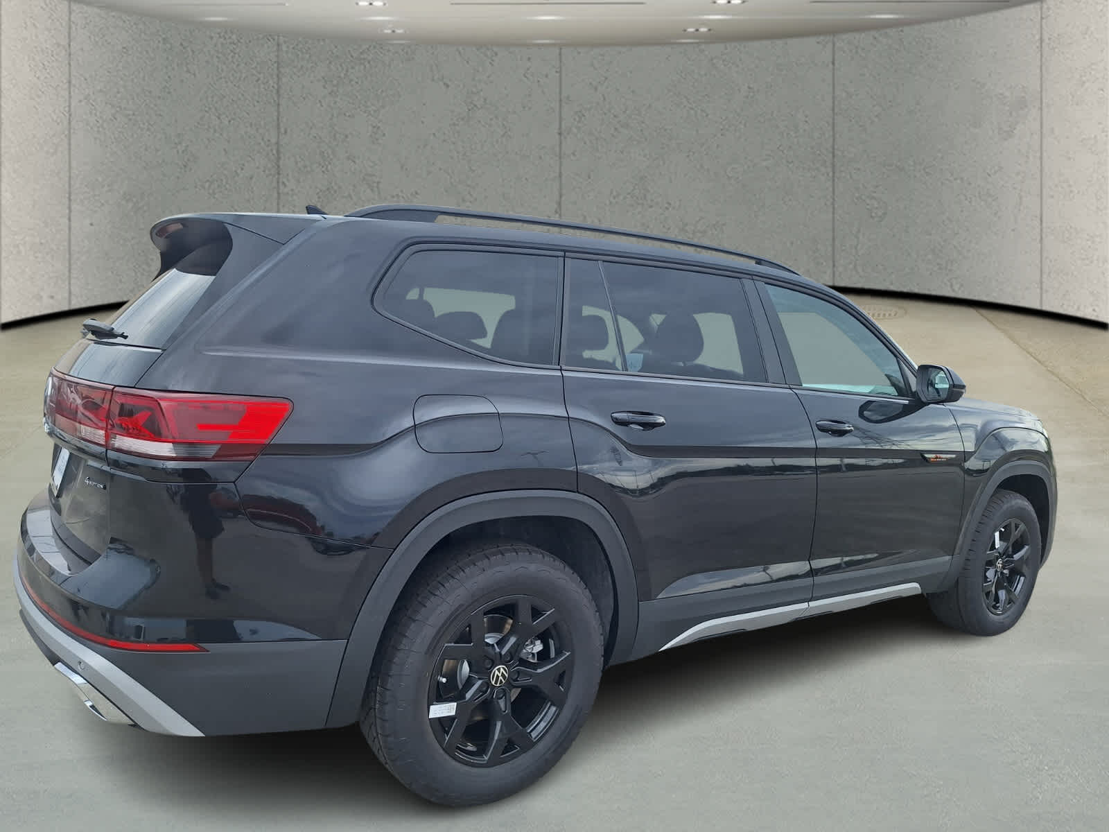 2025 Volkswagen Atlas Peak Edition SE photo 3