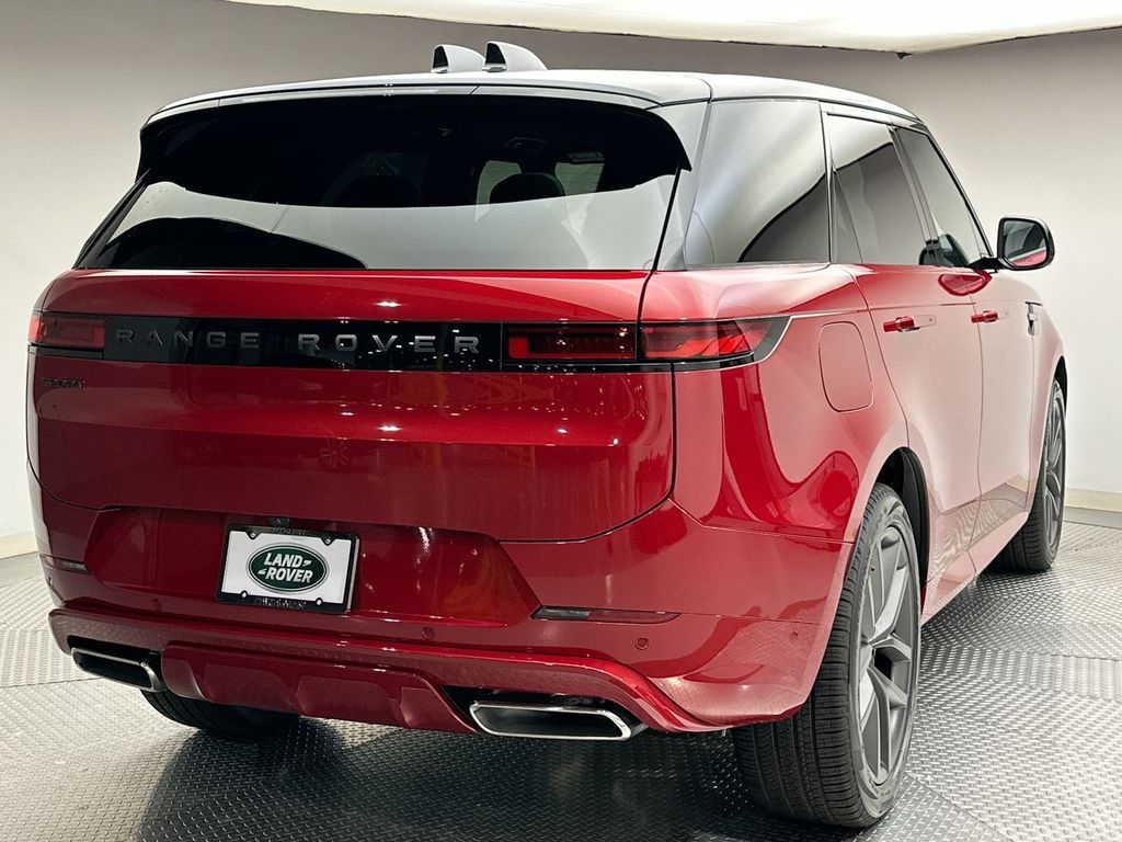 2025 Land Rover Range Rover Sport SE photo 3