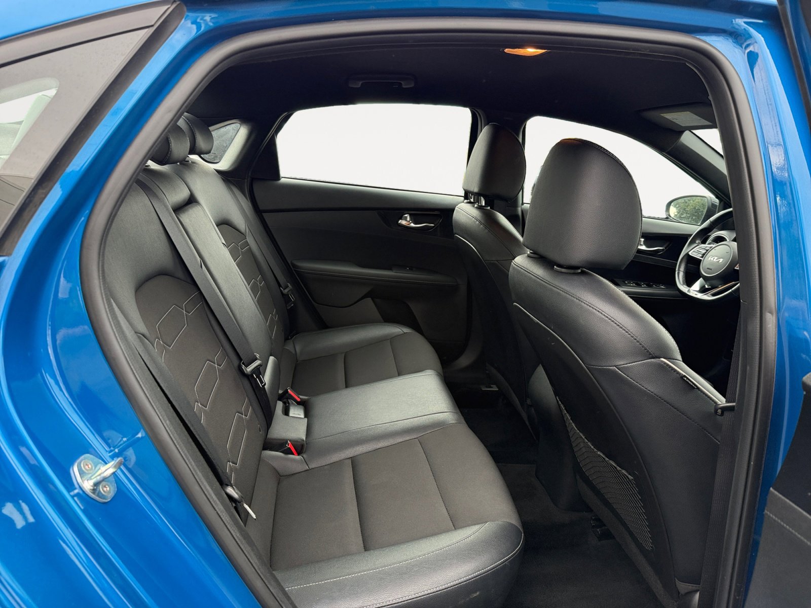 2023 Kia Forte GT-Line photo 18