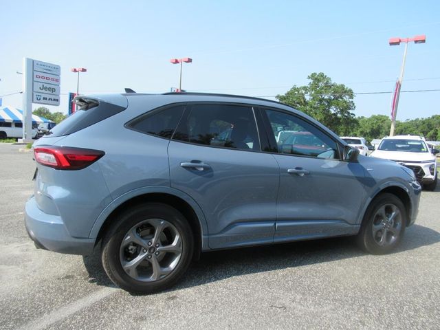 2024 Ford Escape ST-Line photo 6