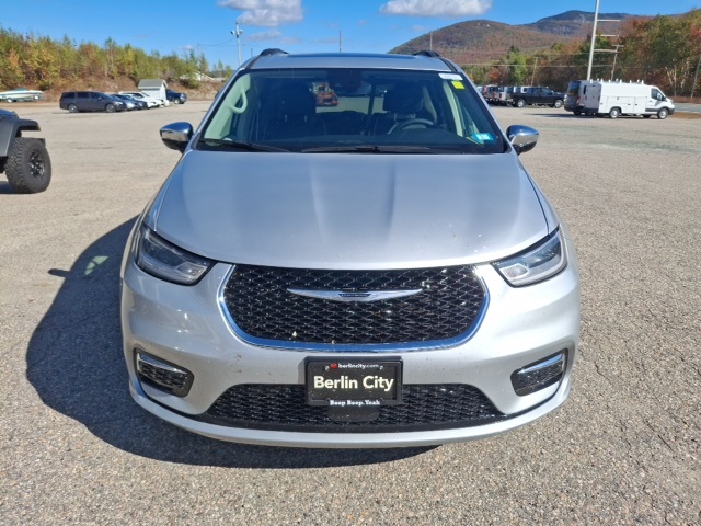 2023 Chrysler Pacifica Limited photo 8