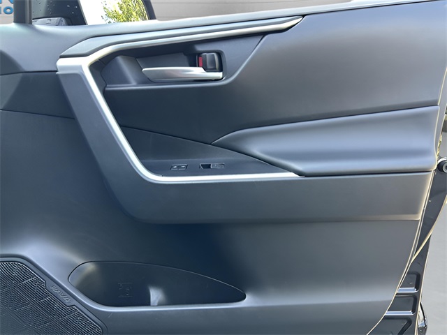 2023 Toyota RAV4 XLE photo 26