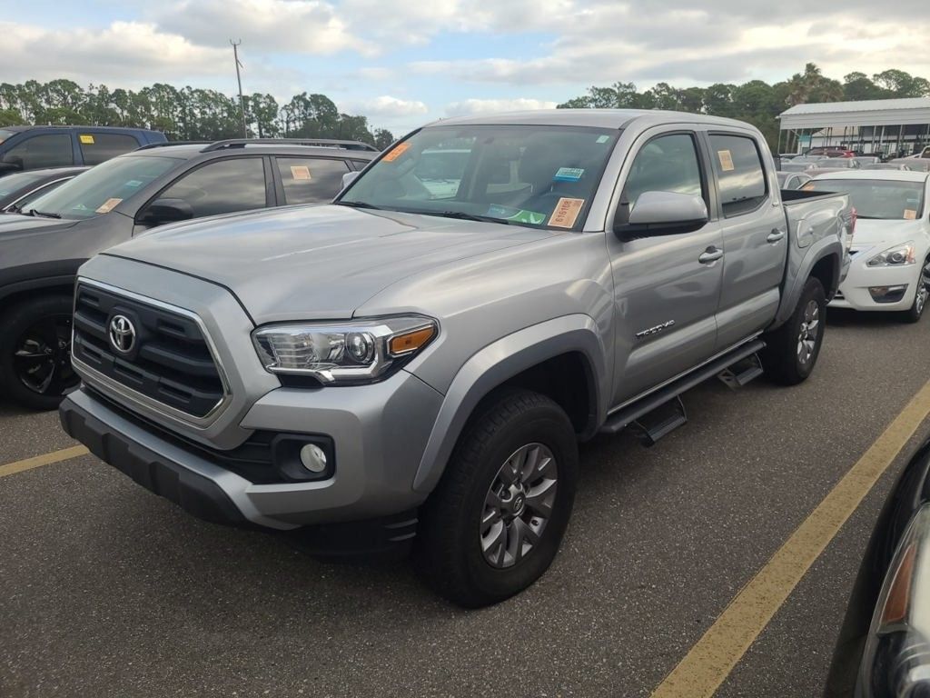2017 Toyota Tacoma SR5 photo 2