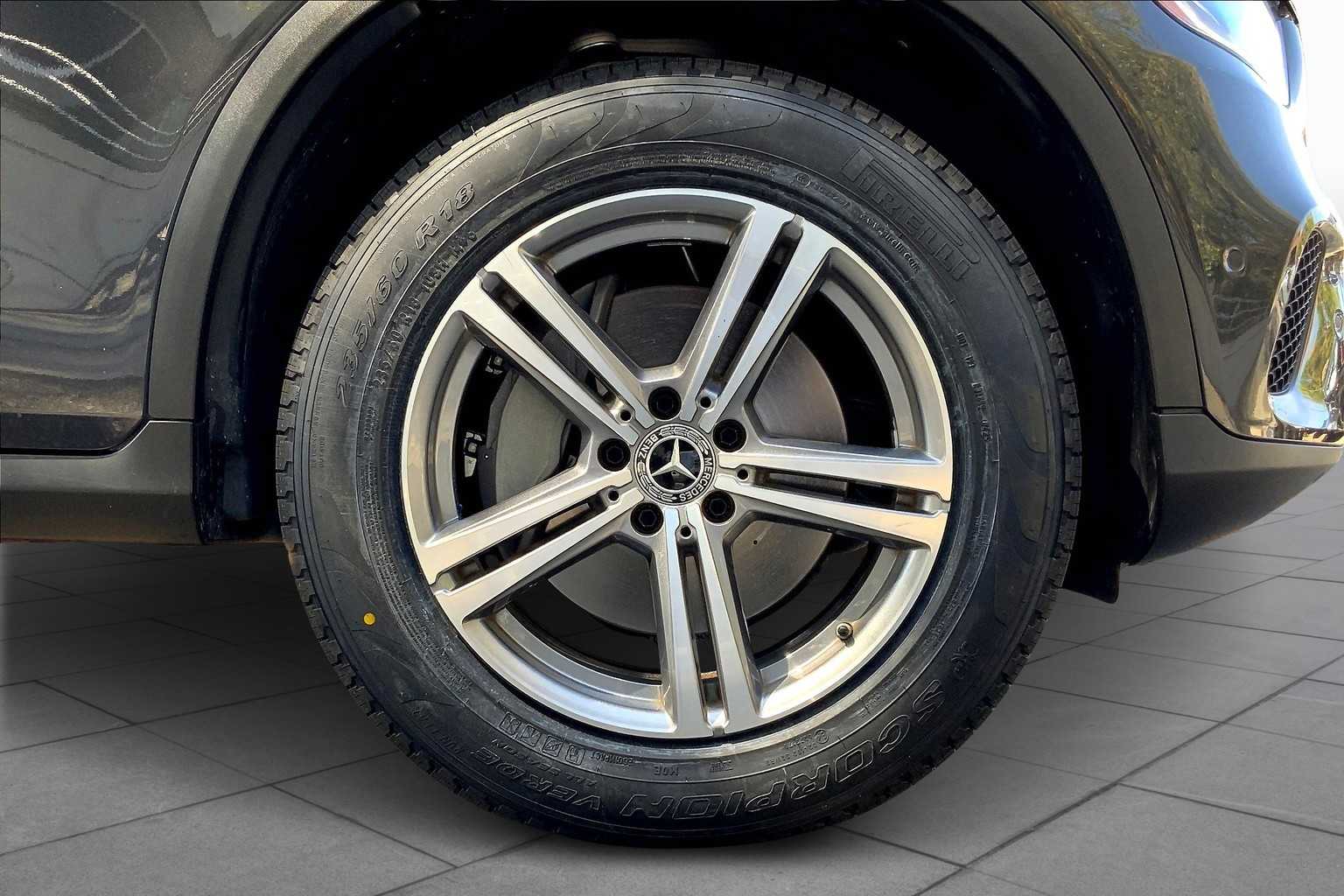 2021 Mercedes Benz GLC 300 photo 10